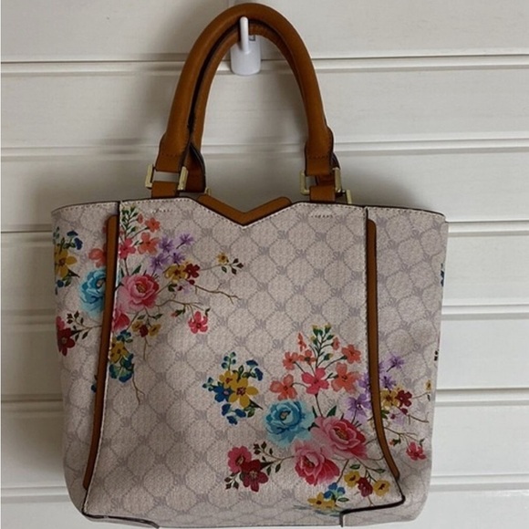Steve Madden Bjapan floral crossbody bag - Picture 5 of 10